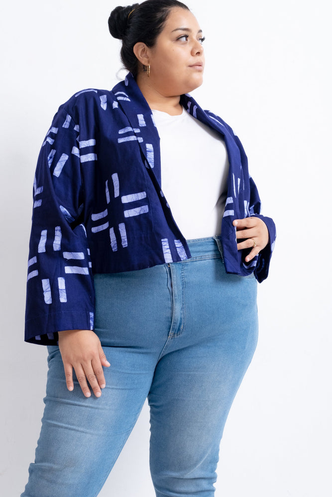 Chic Abiba Jacket, fair trade cotton, hand-dyed Middle Path pattern, ideal for layering, crafted in Ghana.